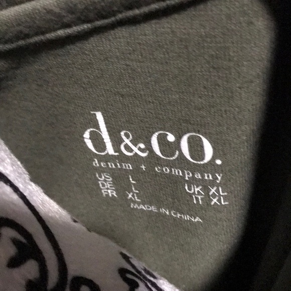 ๐4 for $25 Denim&Co long sleeved tee - Picture 7 of 8